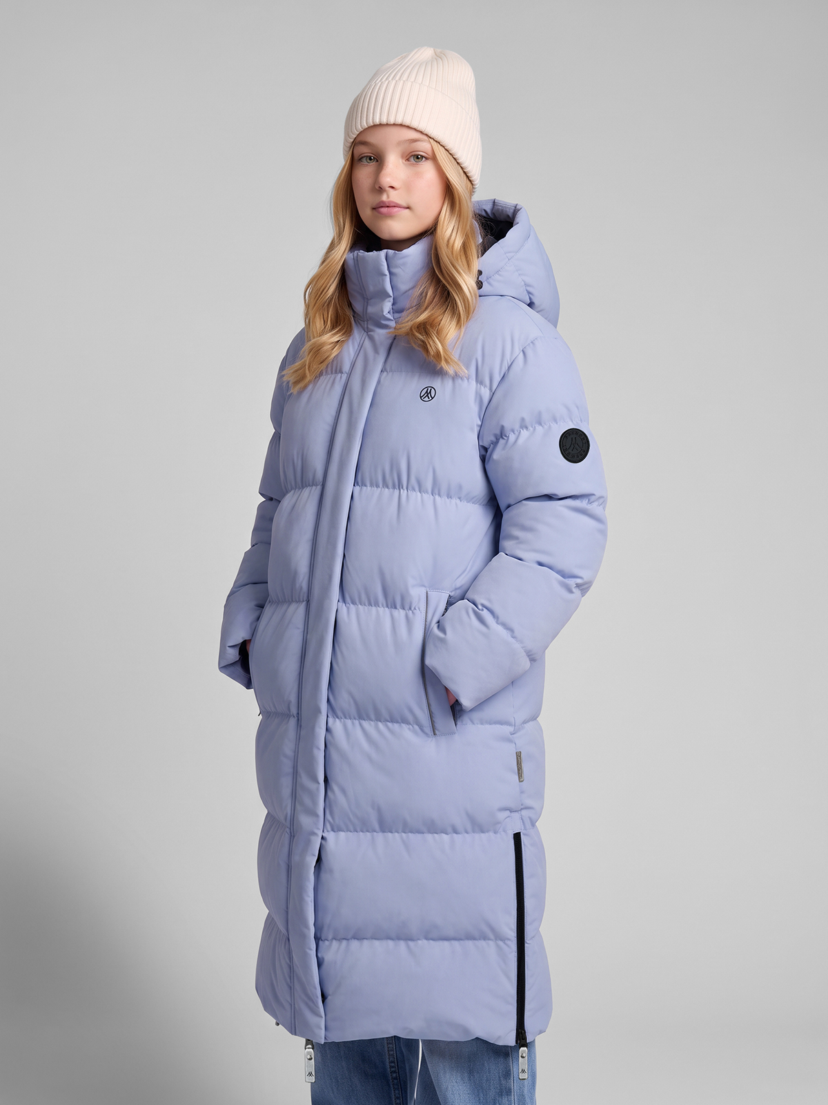 wp533825lightblue_sayt_1 Зимнее удлинённое пальто со светоотражателями — изображение 1