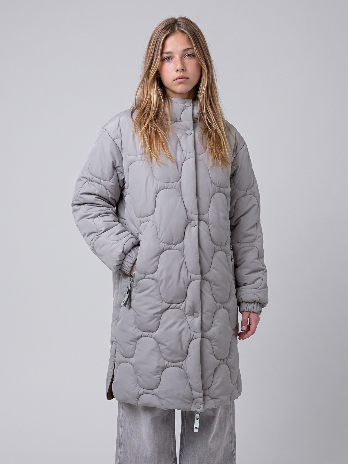 wp613325lightgrey_sayt_1 Стёганое пальто с утяжкой на талии — изображение 1
